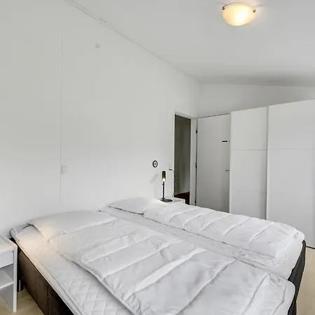شقة Awesome In Henne With Wifi And 1 Bedrooms هين ستراند